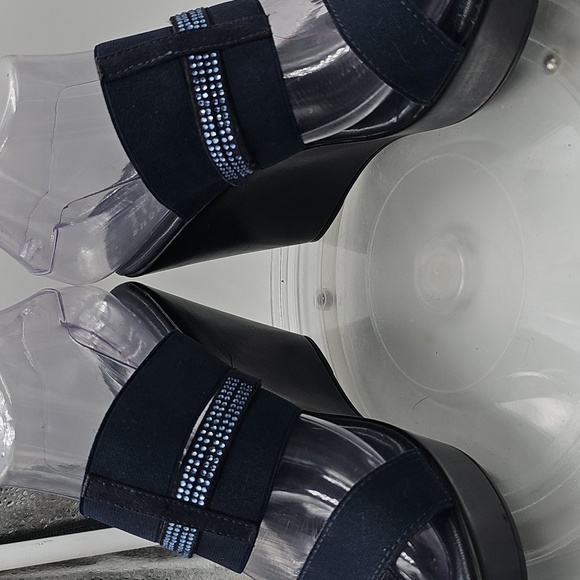 K Women's Italian Shoemaker Wedge - Picture 6 of 8